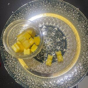 Yellow Bear-Shaped lemon wax melts in Glass Jar